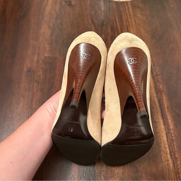 Chanel | suede heels size 38 - Picture 6 of 10